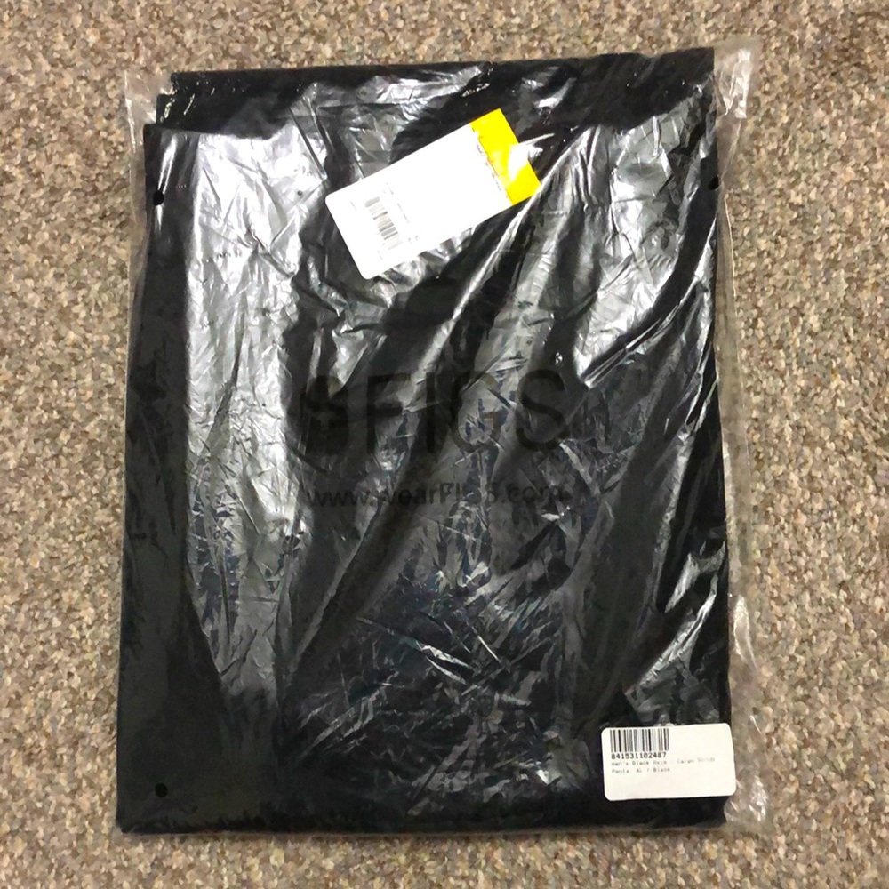 Figs XL men’s scrubs cargo pants